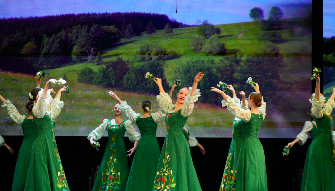 Фото Как в Новосибирской области отпраздновали День народного единства: фоторепортаж концерта 3 - Сиб.ФМ Фото Как в Новосибирской области отпраздновали День народного единства: фоторепортаж концерта 3